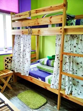 Хостелы Kip Town Hostel Grodno Гродно Спальное место на двухъярусной кровати в общем номере для мужчин и женщин-1