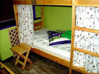 Хостелы Kip Town Hostel Grodno Гродно Спальное место на двухъярусной кровати в общем номере для мужчин и женщин-4